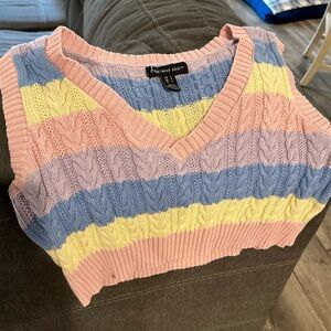 Pastel cropped sweater vest